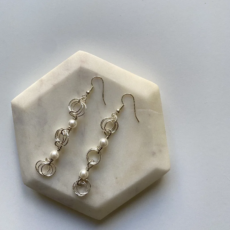 Pretty Pearl Earrings-The Kiere Earrings in Pearl